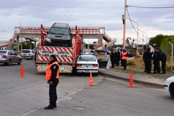 Los uniformados salieron ileso del accidente. (Foto: C.Robledo).