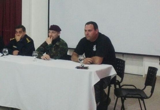 El jefe de Policía brindó conferencia de prensa tras el desalojo del Barrio Petrolero