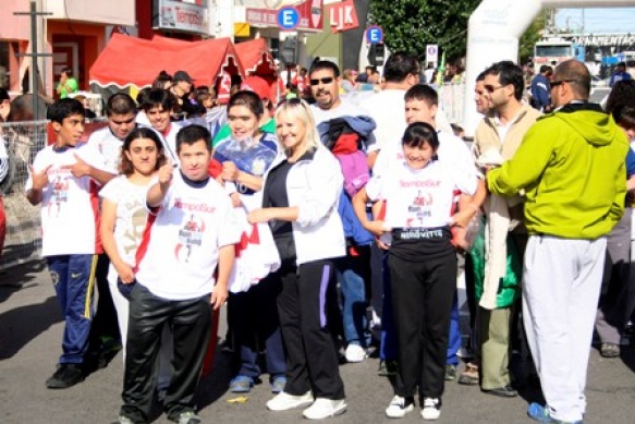 La Escuela de deporte adaptado presente en la Corrida Atlética (C.G). 