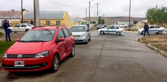 Ambos coches terminaron con daños.