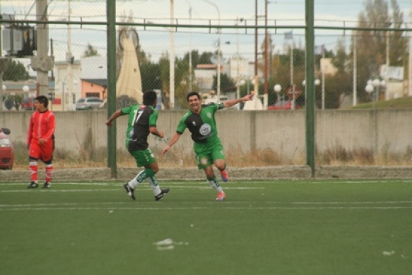 La postal repetida de un goleador como Mariano, su loco festejo.