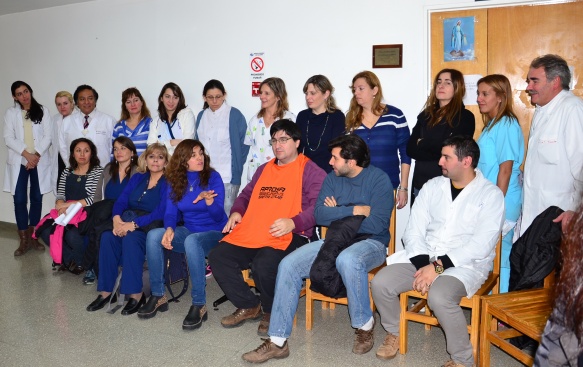 Conferencia de prensa de APROSA en día de paro en hospitales. (Foto C.R.)