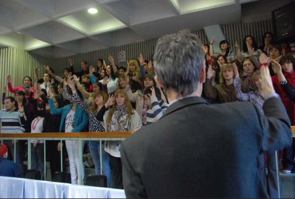 Inicio de sesión ordinaria de Diputados, con interpretación en lengua de señas del Himno Nacional Argentino. (Foto C.R.)