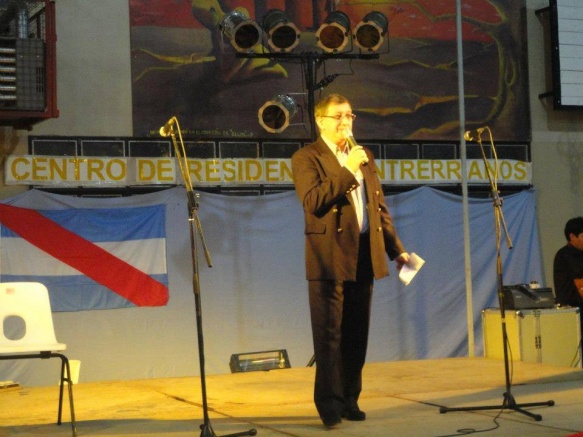 Rubén Romero sobre el escenario
