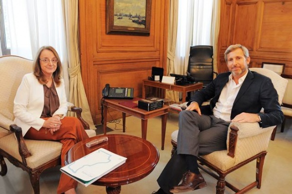 La gobernadora Kirchner y el ministro Frigerio firmaron este acuerdo en Córdoba.