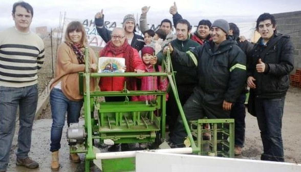 En 2015 llevaron la bloquera pero no la electricidad para enchufarla.