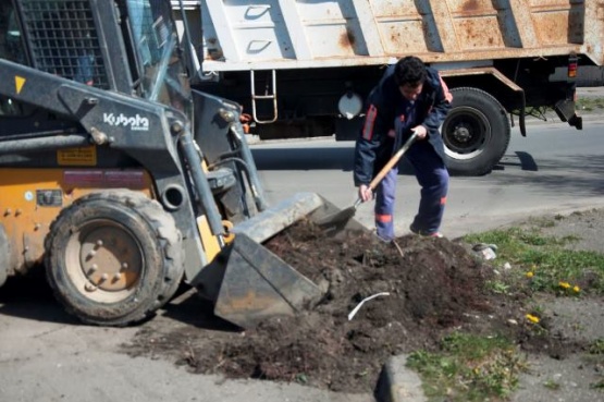 Municipio realizó un operativo de limpieza sobre las calles Zapiola y Don Bosco