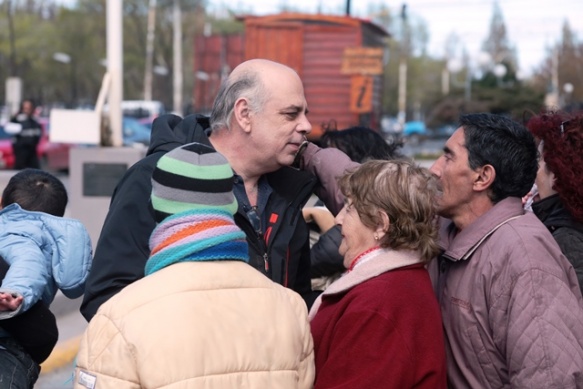 Roberto Giubetich saludó ayer a las madres de Río Gallegos en su día