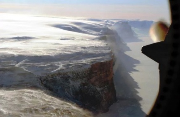 El borde del glaciar Petermann (NASA)