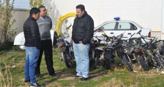 Antonio Carambia, hermano del Intendente, lanzado a diputado, ya está de recorrida.