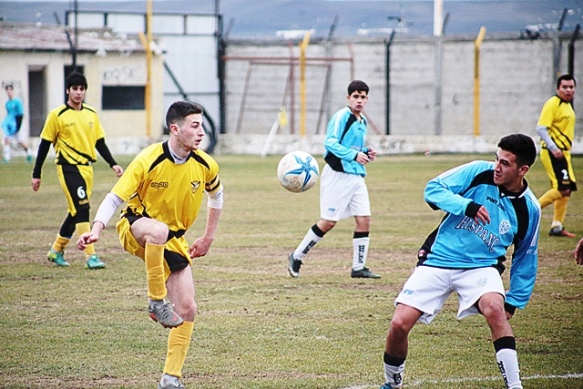 En tarde nublada, en cancha de Ferro. El local dio cuenta de Hispano 4 a 1.