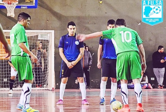 Lluvia de goles hubo en el gimnasio 17 de Octubre.