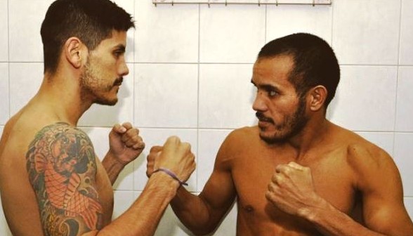 El pesaje de los dos boxeadores (Foto Fabecook Adrian Verón)