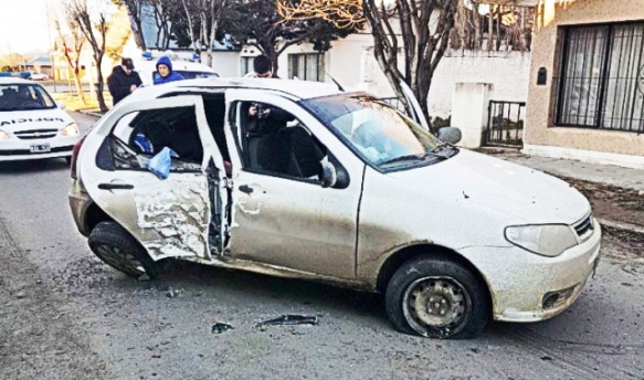 Así quedó el vehículo que ayer estaba depositado en inmediaciones de la Seccional Primera.