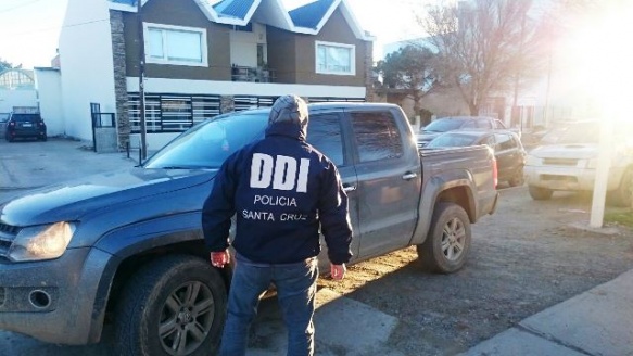 La camioneta fue secuestrada por agentes de la DDI. 