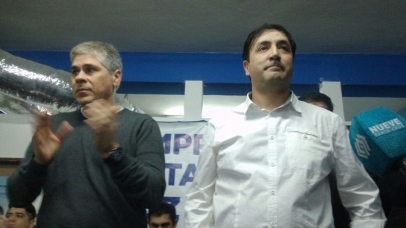 Pablo Gonzalez junto a Pablo Grasso en el local partidario. 