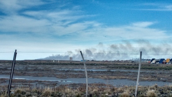 El humo del vaciadero llegó a varios sectores de la ciudad. 