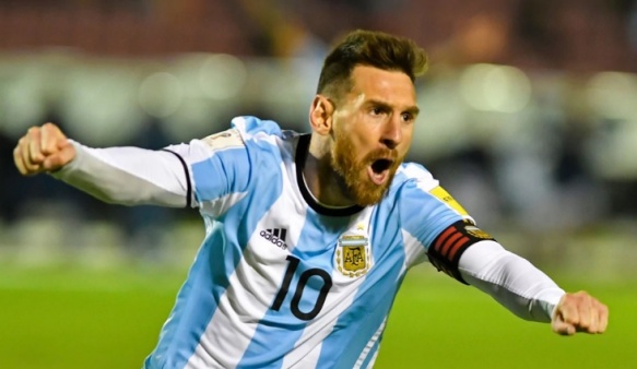 Messi hizo los tres goles para Argentina. (Infobae)